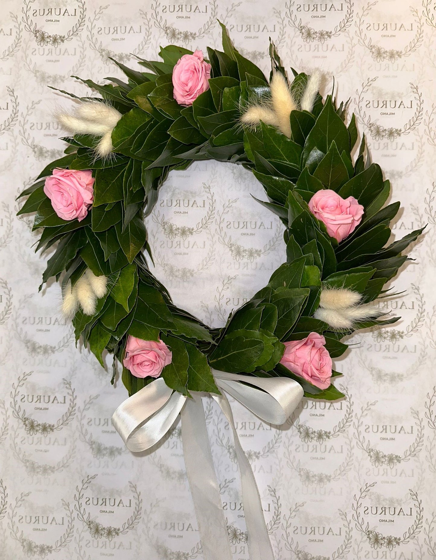 Corona d'Alloro - Rose rosa e Pampas