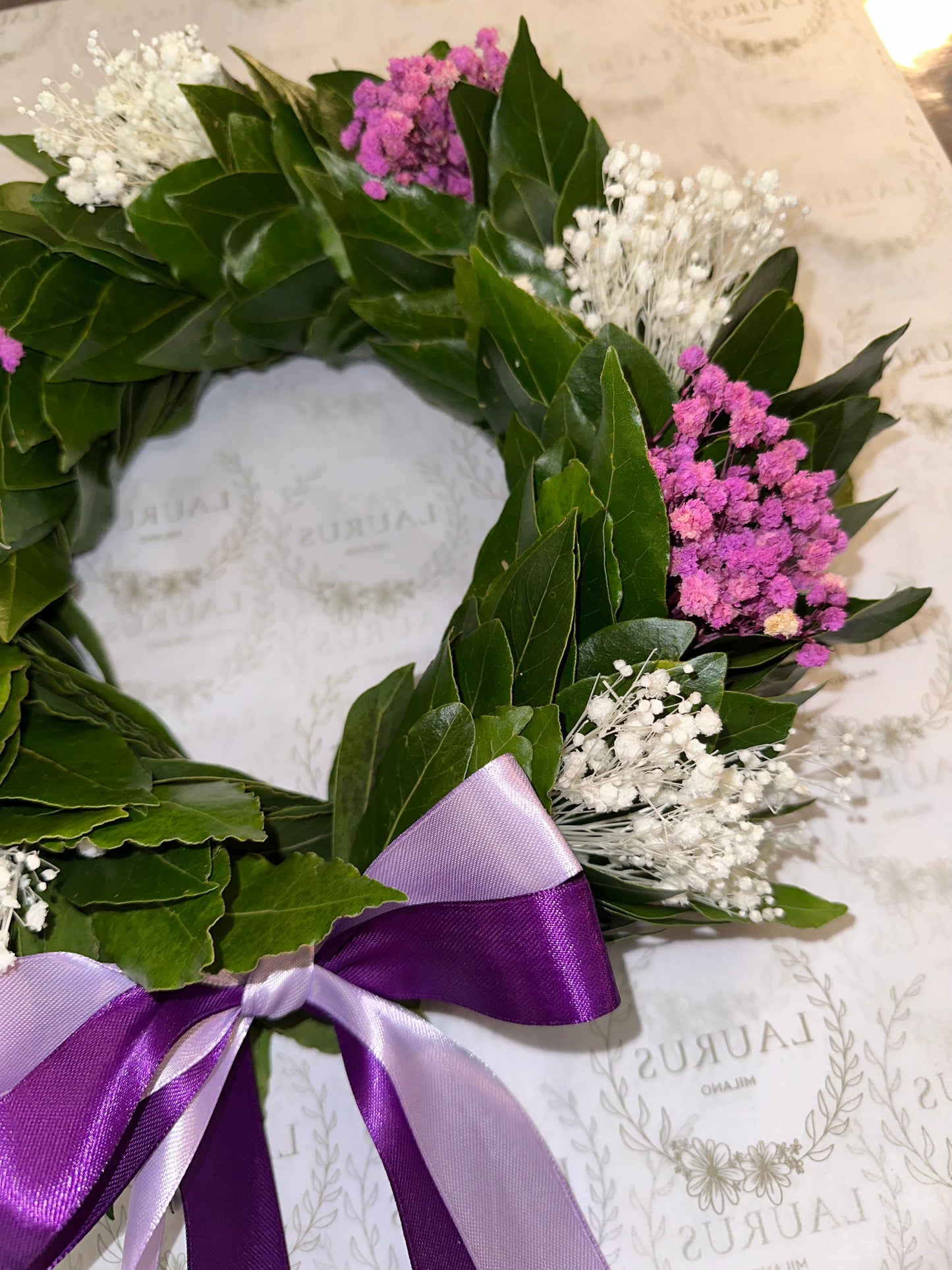 Corona d'Alloro - Gypsophila bianca e lilla
