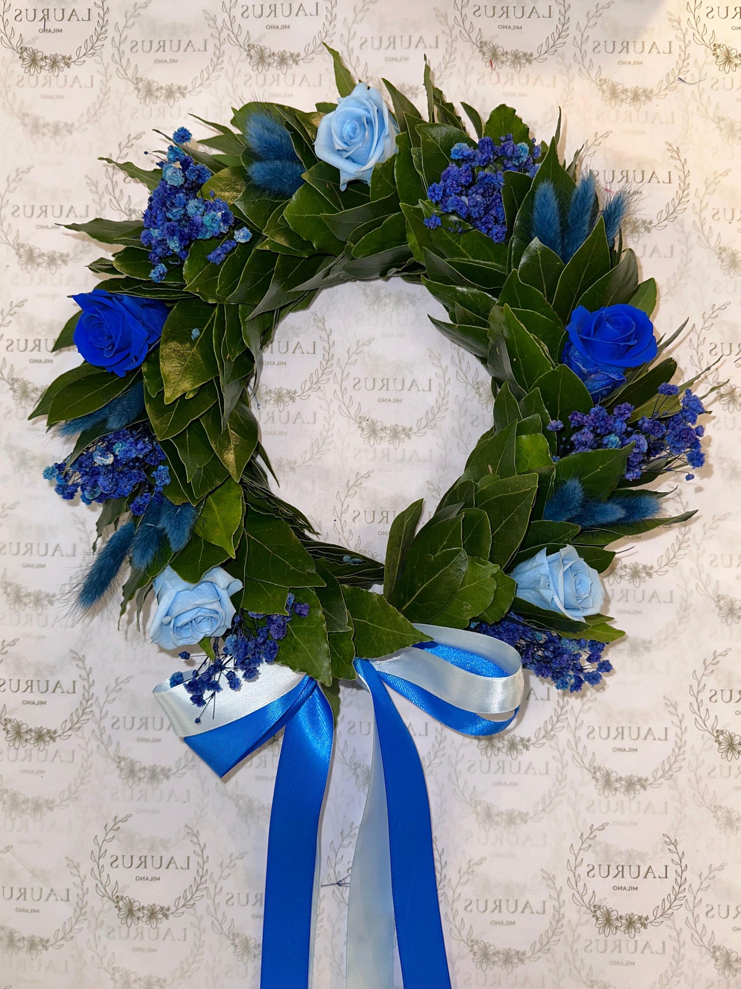 Corona d'Alloro - Rose blu e azzurre, Gypsophila e Pampas blu