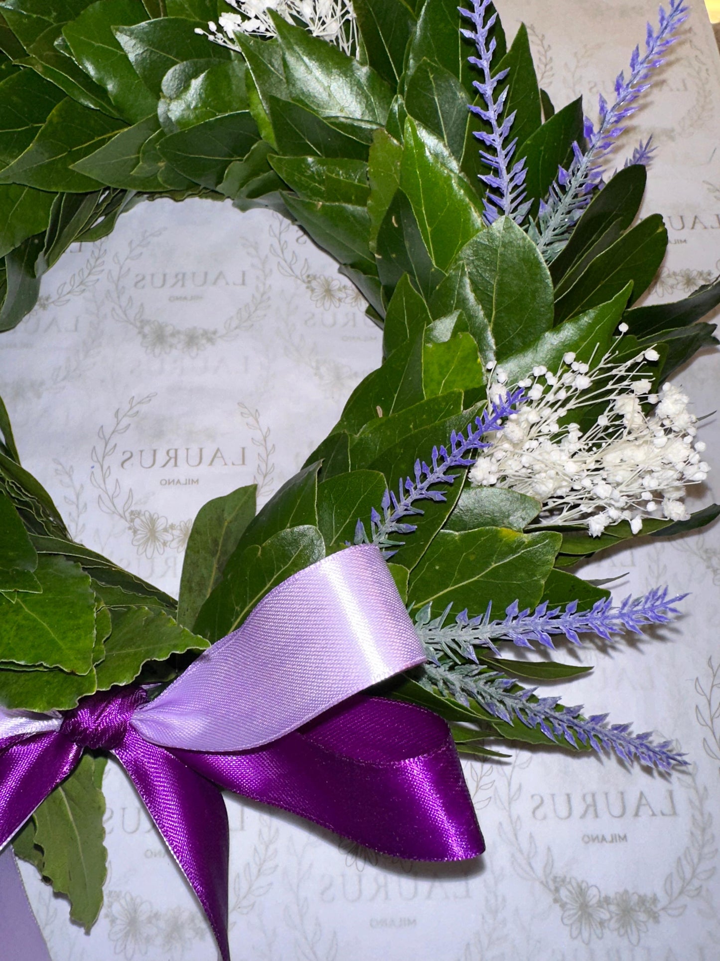 Corona d'Alloro - Lavanda artificiale e Gypsophila bianca