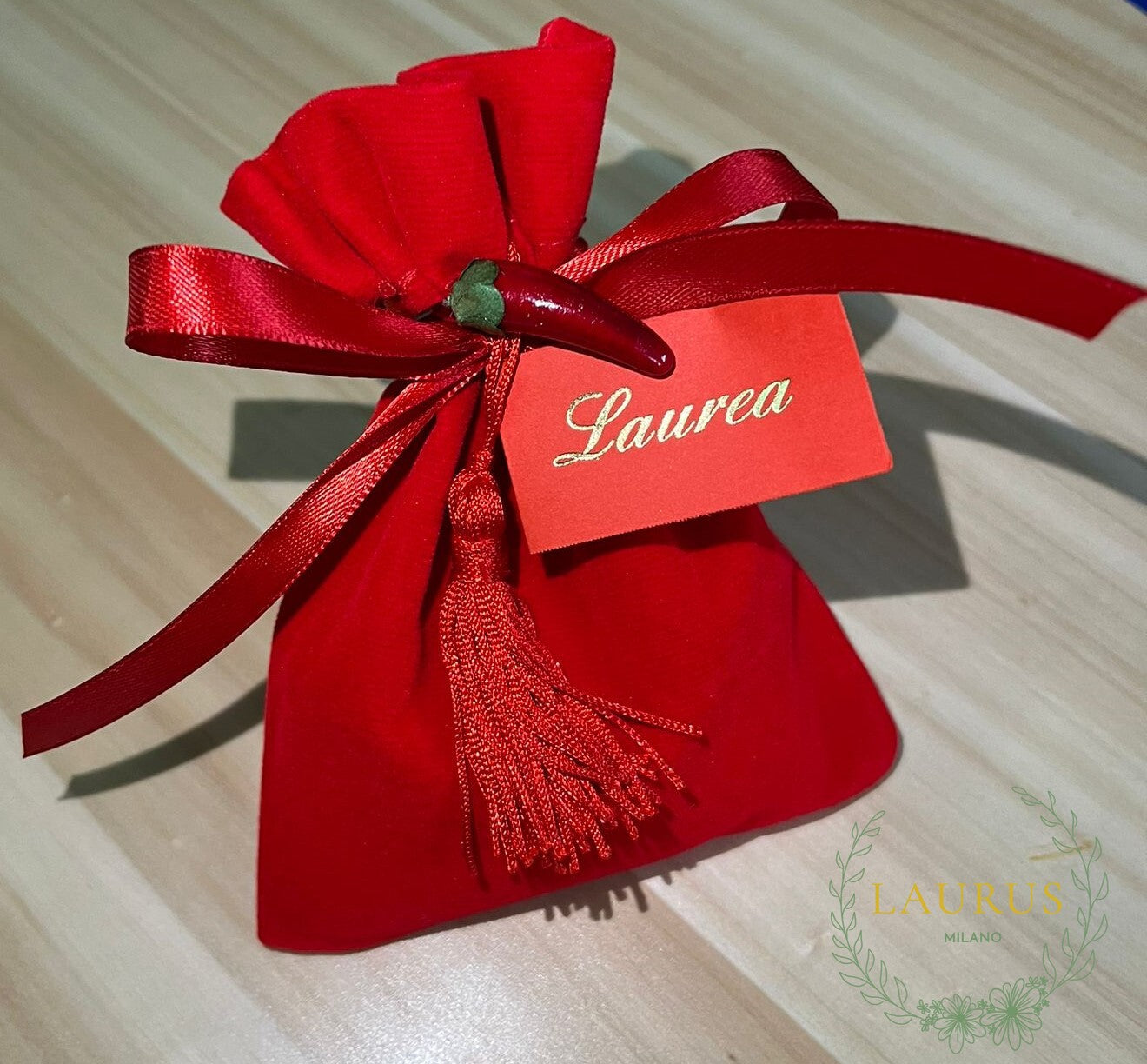 Bomboniera Laurea - sacchetto velluto rosso con peperoncino