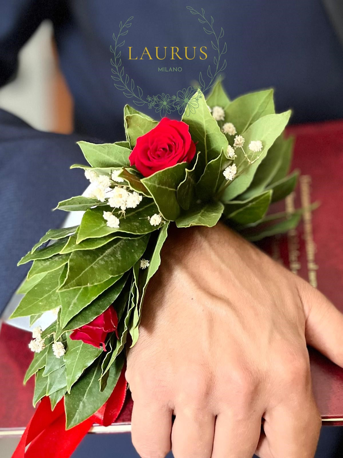 Braccialetto d'Alloro - Gypsophila e rose stabilizzate rosse