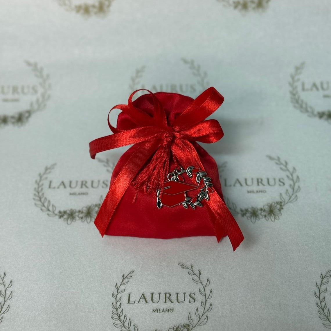 Bomboniera Laurea - sacchetto in raso rosso