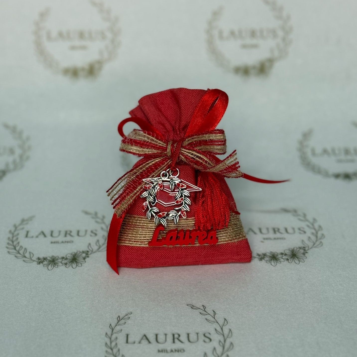 Bomboniera Laurea - sacchetto in rosso con scritta laurea