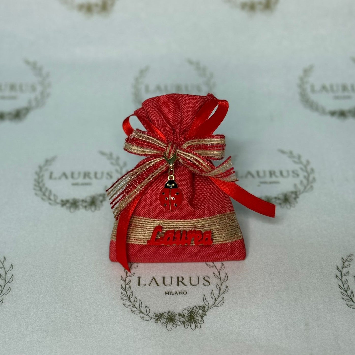 Bomboniera Laurea - sacchetto in rosso con scritta laurea