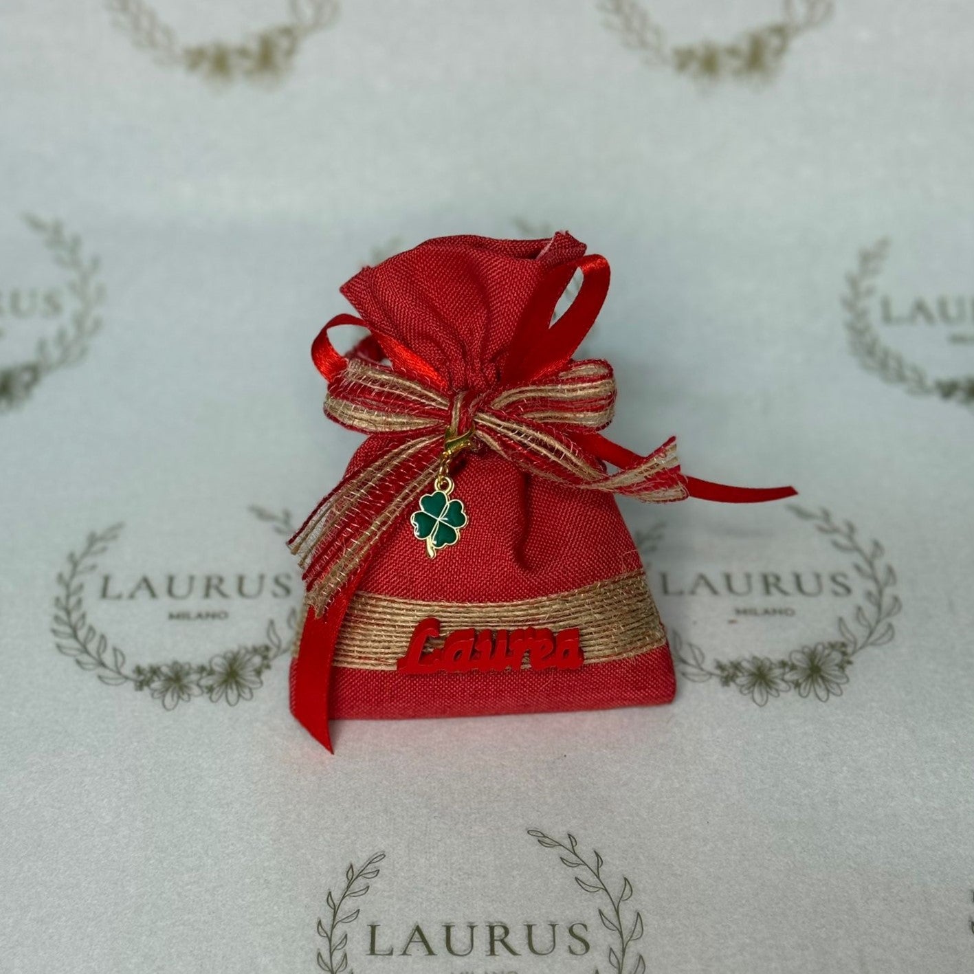 Bomboniera Laurea - sacchetto in rosso con scritta laurea