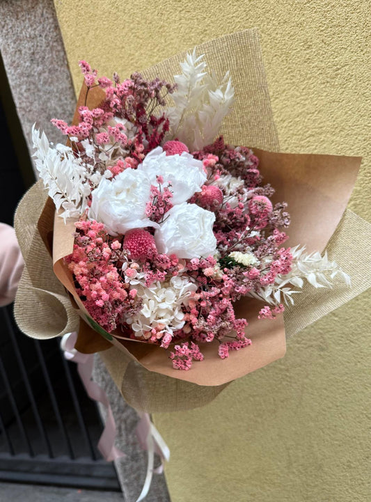 Bouquet di Fiori Stabilizzati con Peonie Bianche