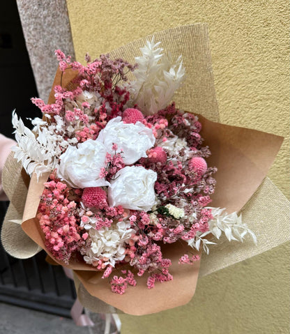 Bouquet di Fiori Stabilizzati con Peonie Bianche