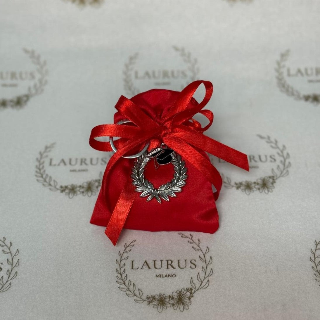 Bomboniera Laurea - sacchetto in raso rosso