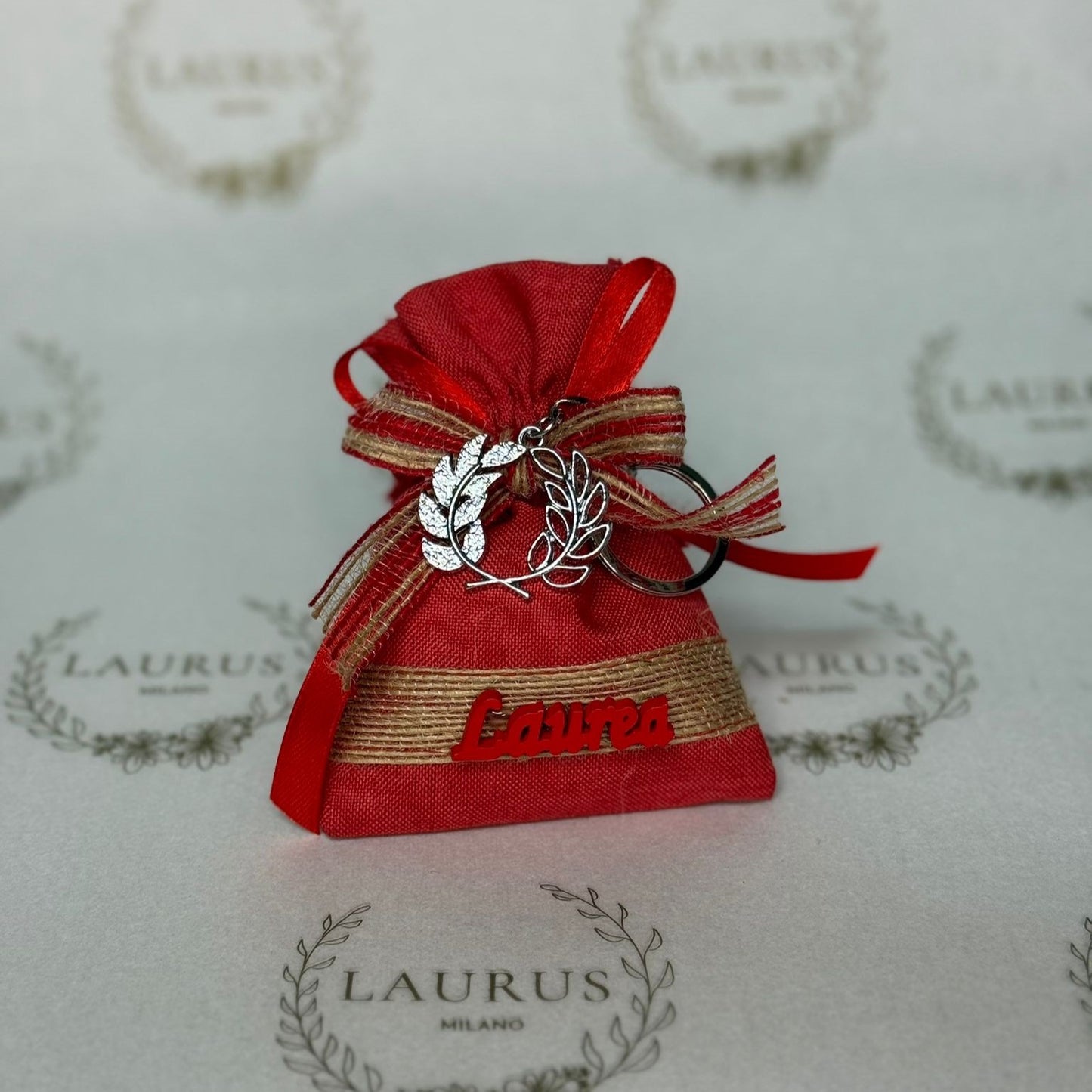 Bomboniera Laurea - sacchetto in rosso con scritta laurea