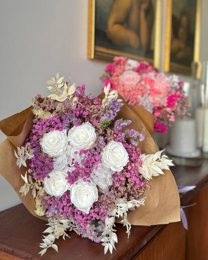 Bouquet di Fiori Stabilizzati Bianchi e Lilla