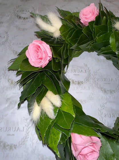 Corona d'Alloro - Rose rosa e Pampas