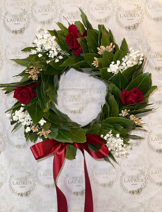 Corona d'Alloro - Rose bordeaux, mini Bacche oro e Gypsophila