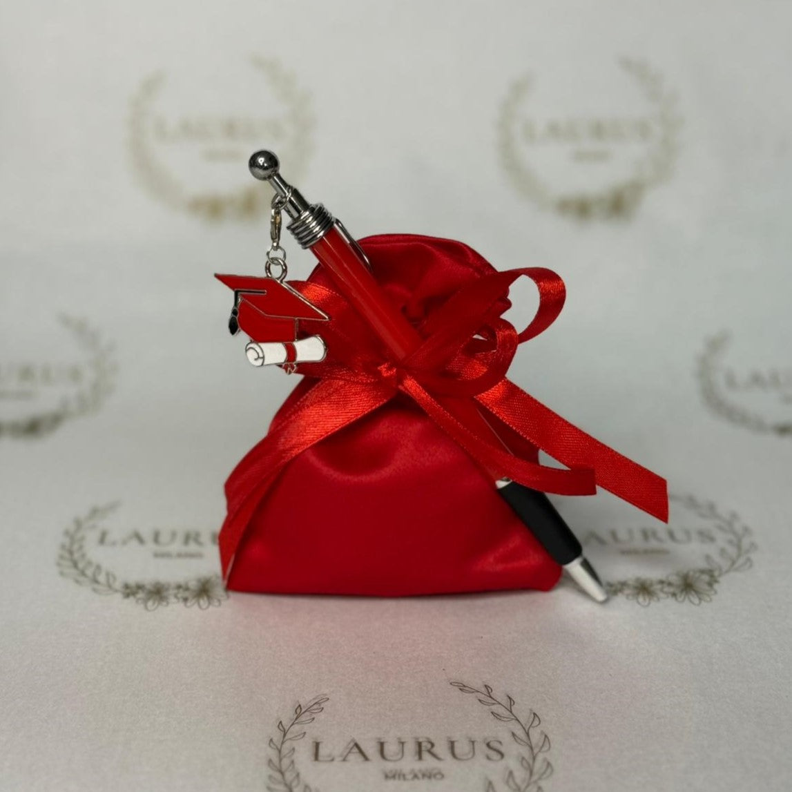 Bomboniera Laurea - sacchetto in raso rosso